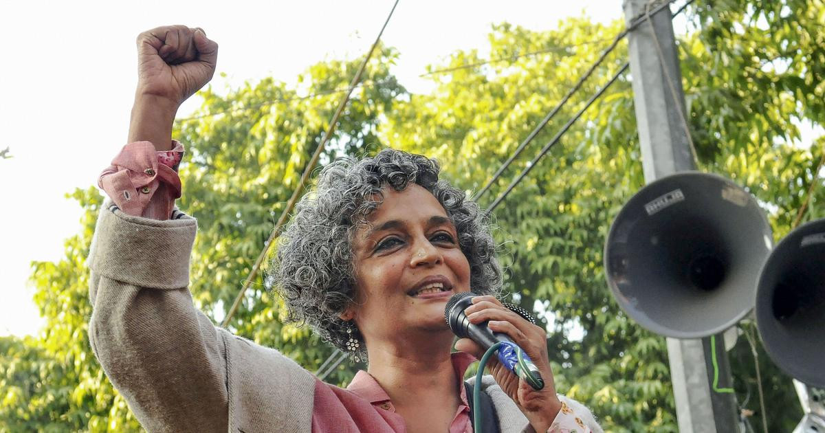 Hindistan’da yazar Arundhati Roy’a 14 yıl önceki konuşması nedeniyle dava açılıyor
