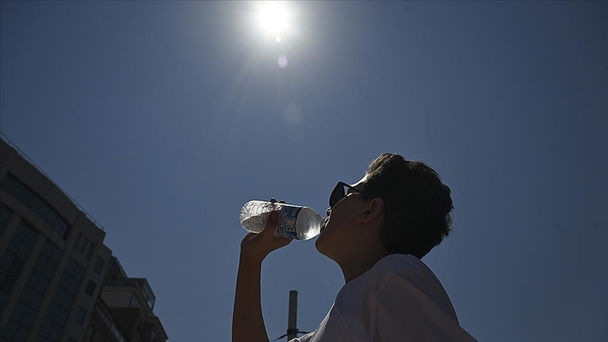 Sıcak Havalarda Su Tüketimi Ne Kadar Olmalı? Uzmandan Öneri